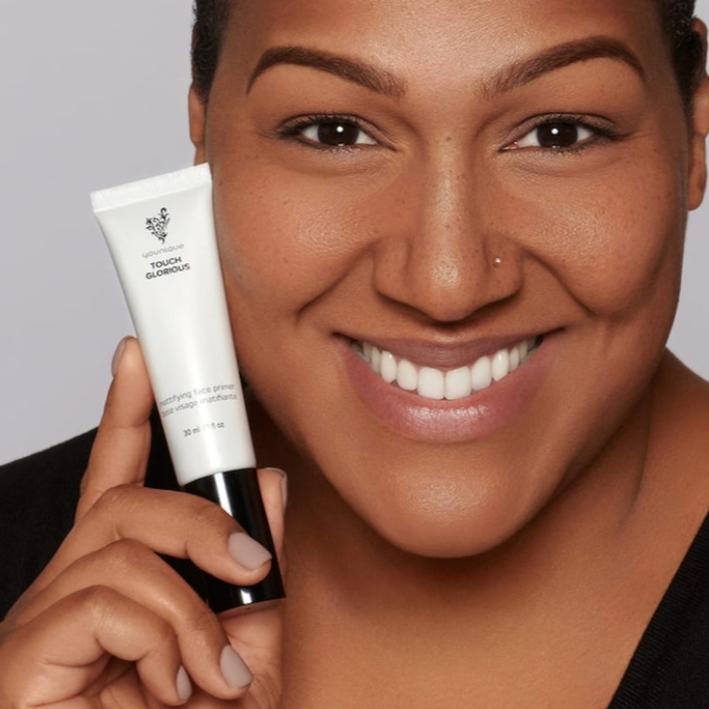 Younique Touch Glorious Mattifying Face Primer - Picture 1 of 2